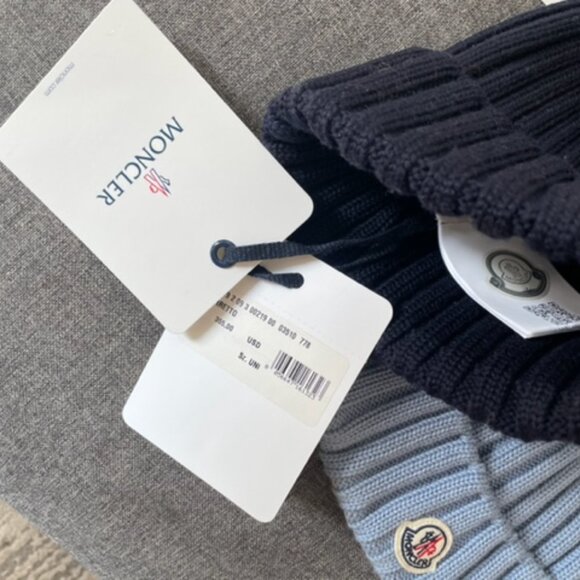 Moncler Wool Sky Blue Beanie With Fox Pompom Sky Blue - Picture 3 of 4
